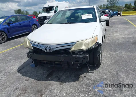 2014 Toyota Camry Xle z USA, uszkodzony, nr VIN 4T1BF1FK2EU392500